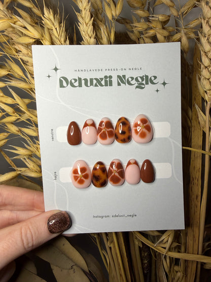 Blooming Leo - Large